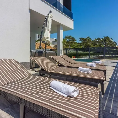 Appartamento In 42962 Crikvenica
